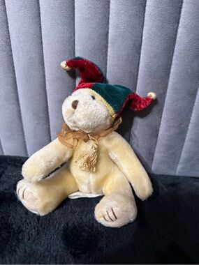 Russ Berrie Jeepers Christmas Teddy Bear Plush Jester Hat Holiday Toy